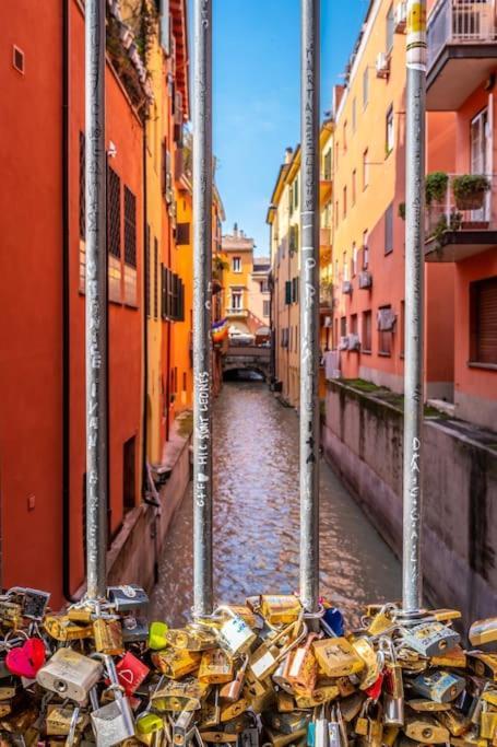 Ferienwohnung Sotto Le Due Torri 5* Bologna Exterior foto